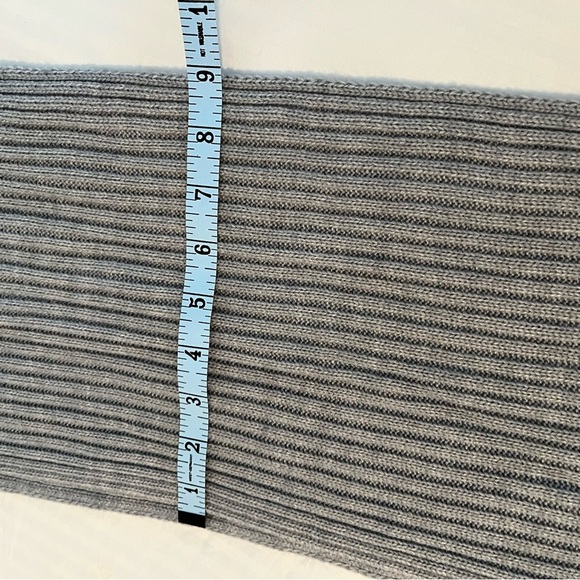 Michael Kors Scarf - Picture 7 of 7